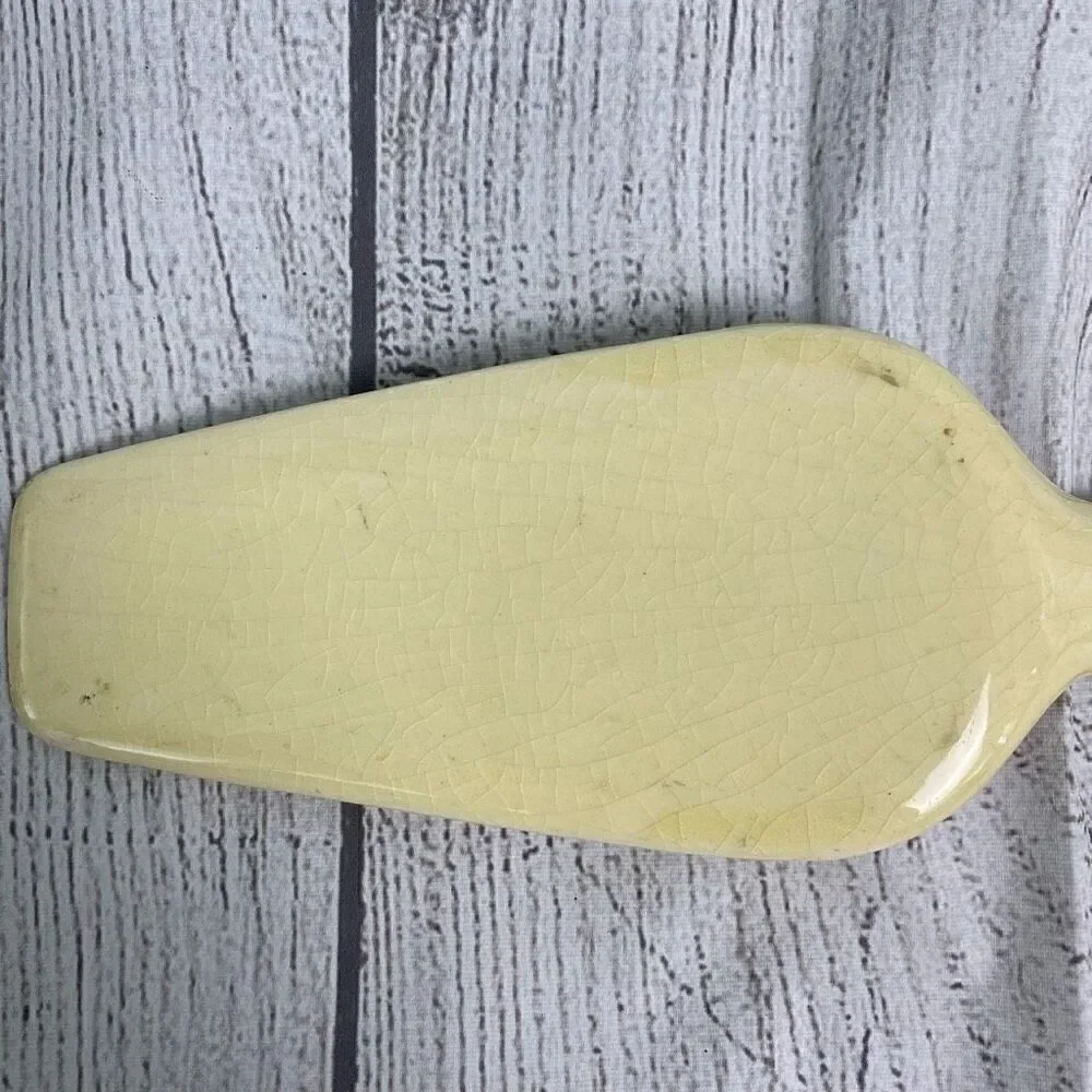 Ceramic vintage spatula w/gold flowers & picture